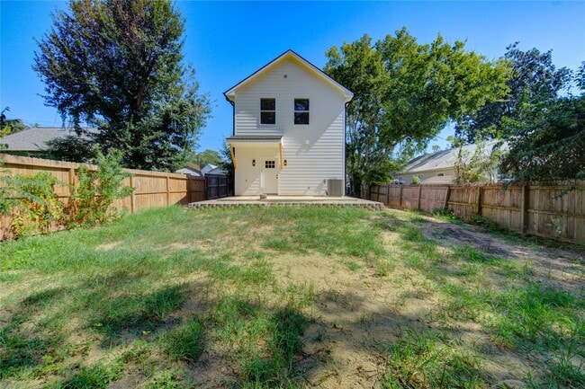 Building Photo - 11 E Obryant St