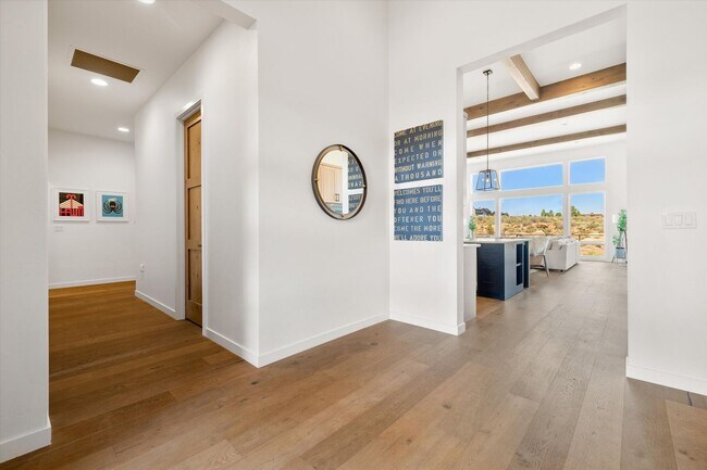 Building Photo - Tetherow Luxury 4 Bedroom Home