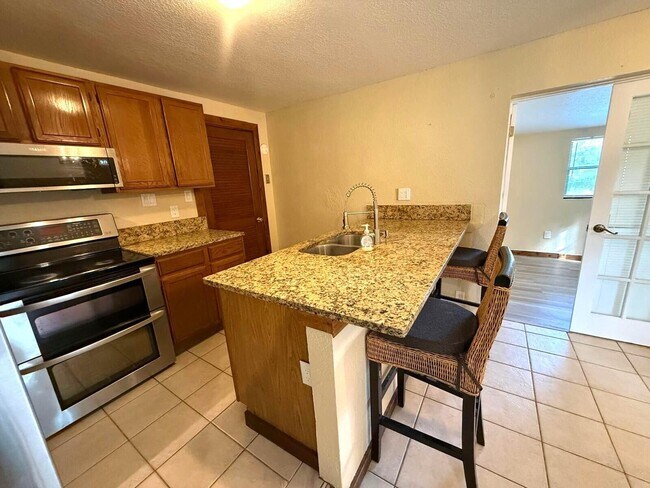 Building Photo - 17503 30th Ln N