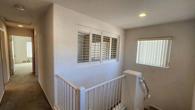 Building Photo - 3 Bedroom House in Sunset Glen Community
