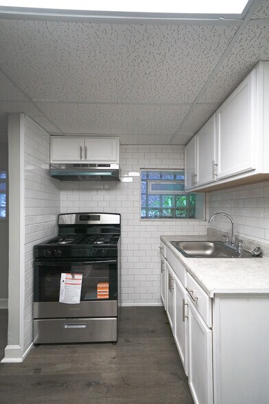 Primary Photo - 3021 N Davlin Ct