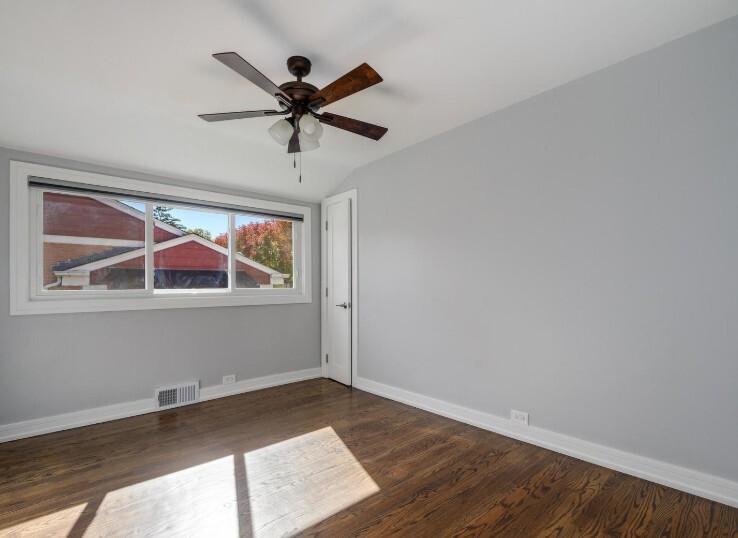 Building Photo - 7225 E Prairie Rd