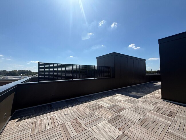 Building Photo - 1304 Chamblee Hl Ct