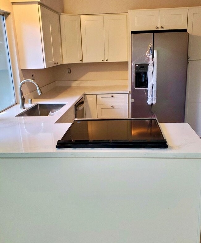Building Photo - 491 Los Arboles St