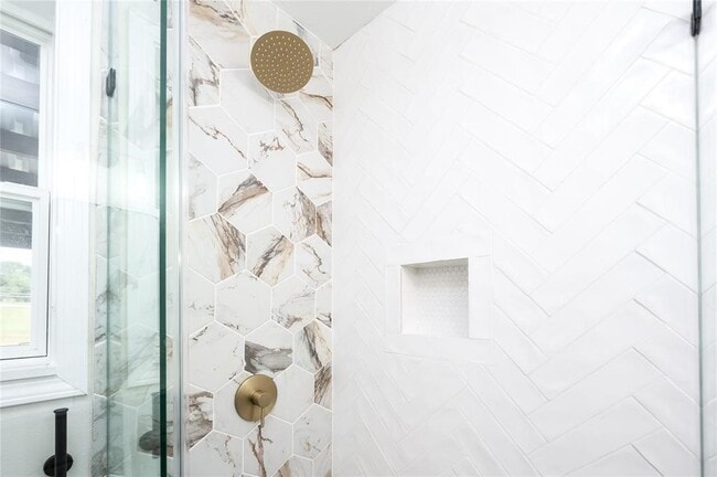 Building Photo - 426 N Holland St