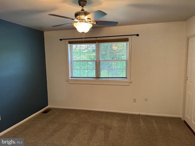 Building Photo - 470 Dresher Rd