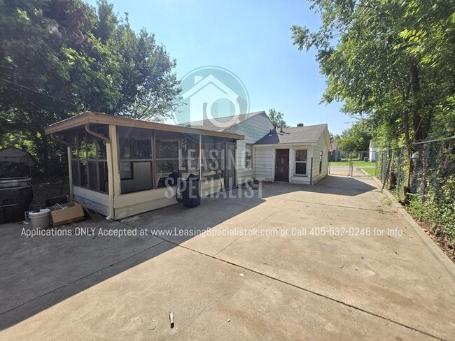 Building Photo - Charming Del City 4 Bed 2 bath!