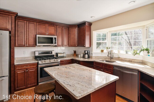 Building Photo - 3 br, 3 bath House - 7200 Old Chapel Drive