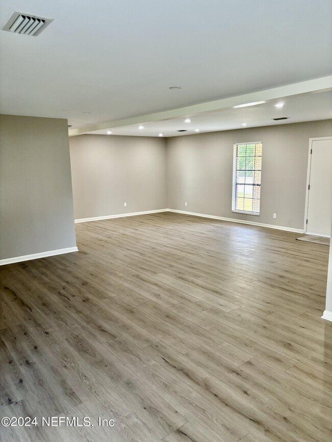 Building Photo - 509 Sunset Dr