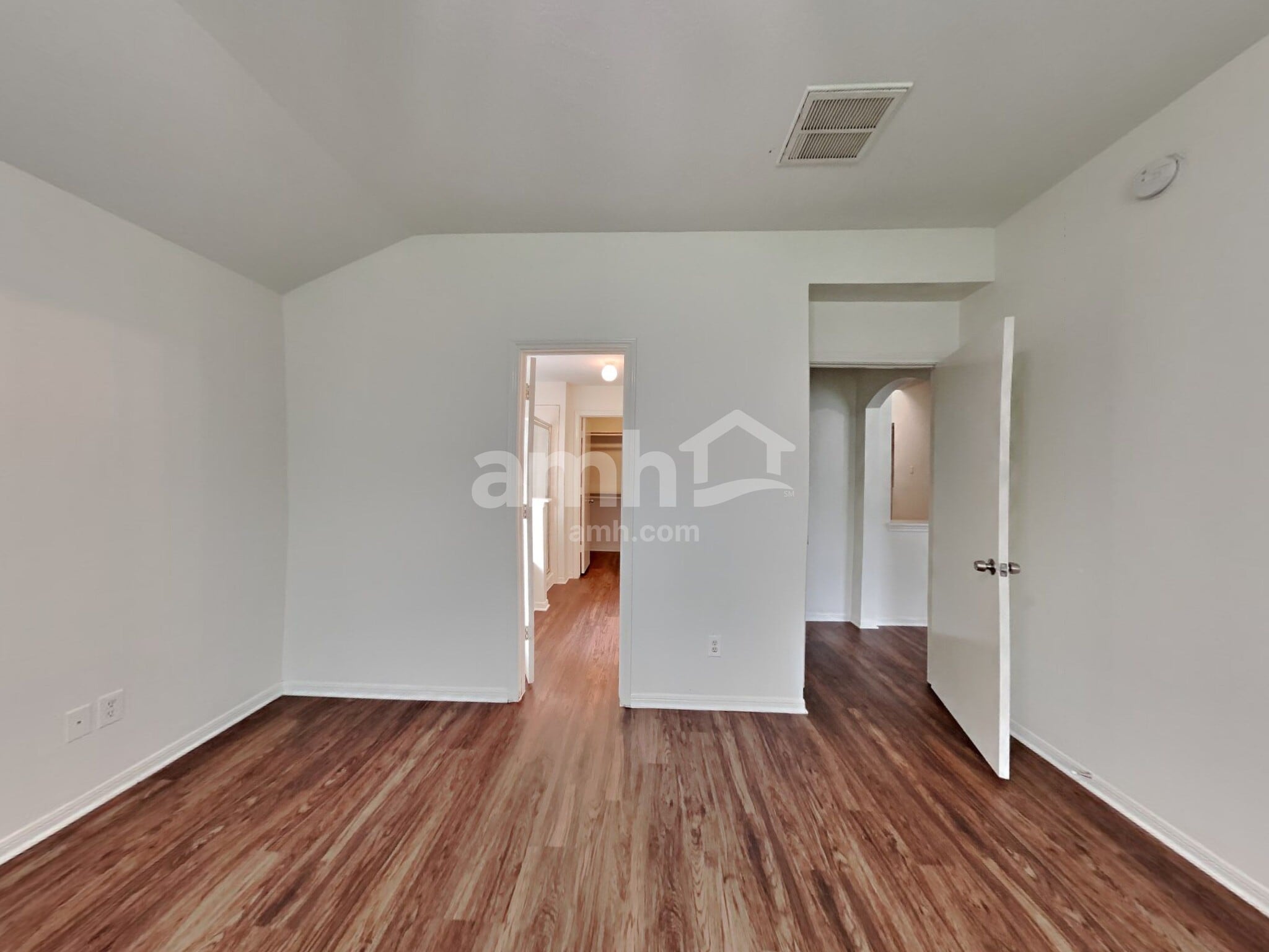 Building Photo - 2114 English Green Way