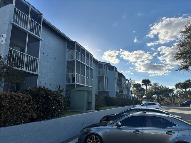 Building Photo - 122 Water Front Way