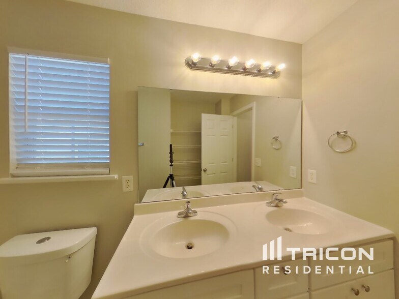 Building Photo - 337 Cape Jasmine Way