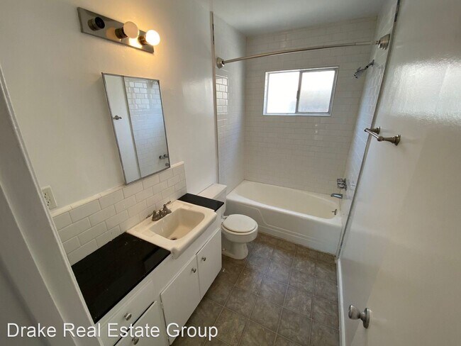 Building Photo - 915 N Spaulding Ave