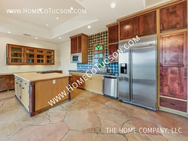 Building Photo - 1621 E Crimson Canyon Pl