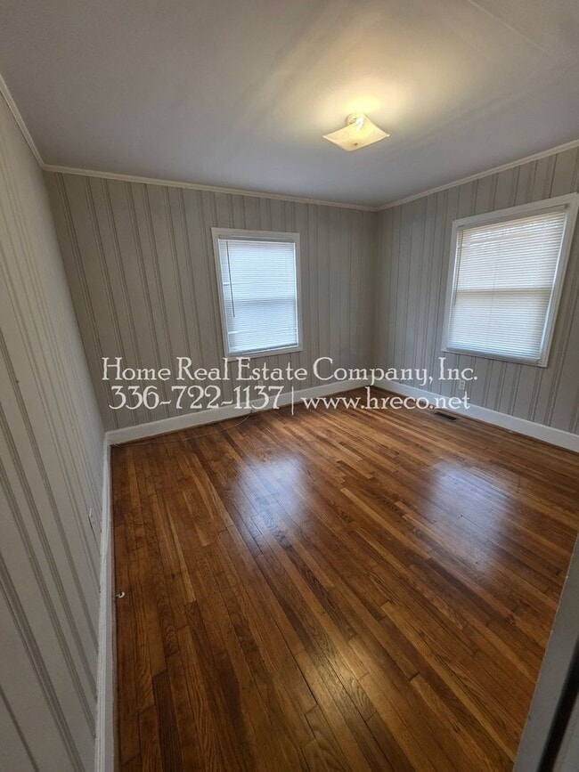 Building Photo - 2418 Newark St