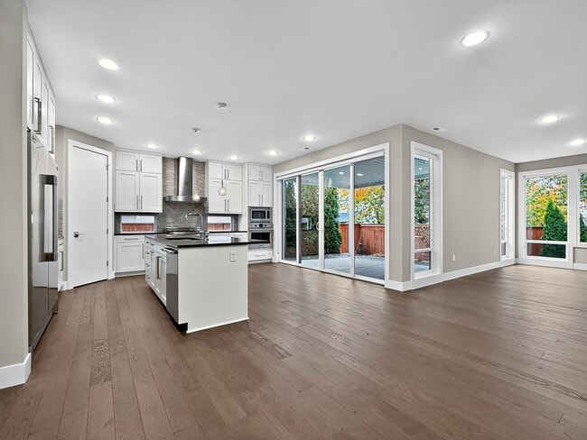 Primary Photo - 2821 Garden Ave N