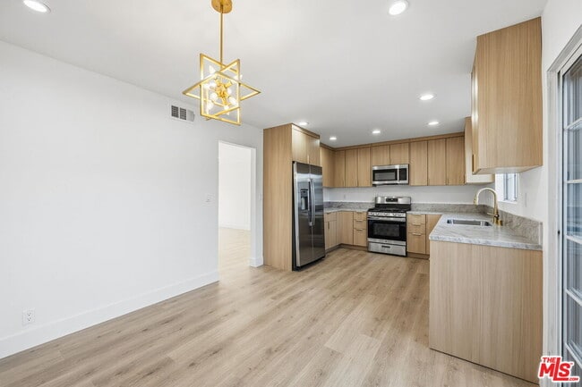 Building Photo - 19111 Hamlin St