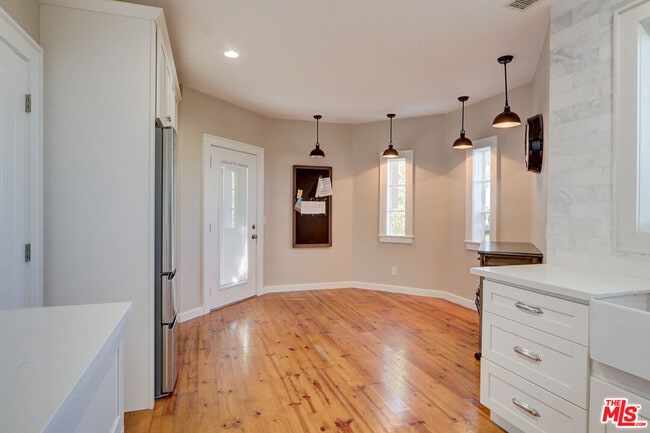 Building Photo - 456 S McKnight Rd