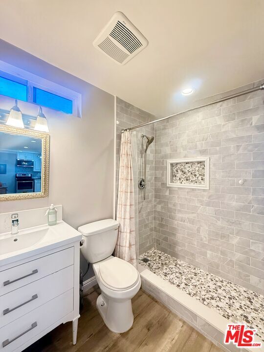 Building Photo - 18002 Collins St