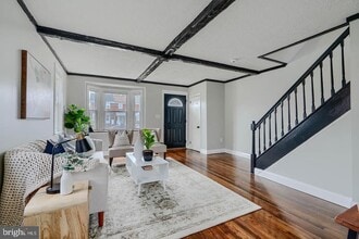 Building Photo - 1944 Quentin Rd