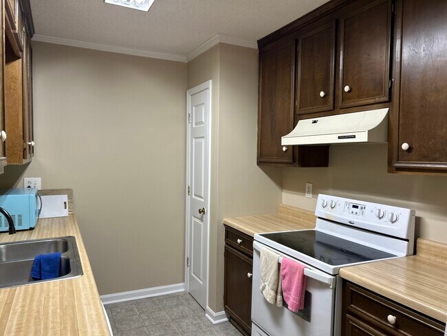 Building Photo - 113 Manor Row