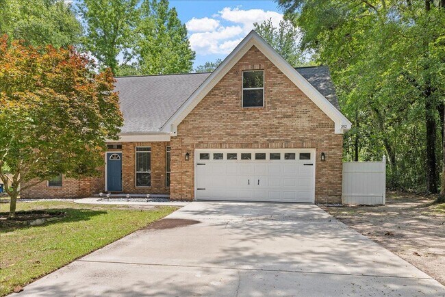Primary Photo - 252 Magnolia Ridge