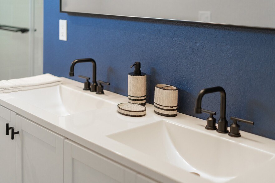 Building Photo - 7902 E Latham St