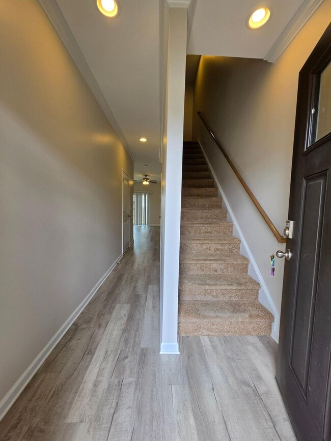 Building Photo - 2969 Old Field Rd