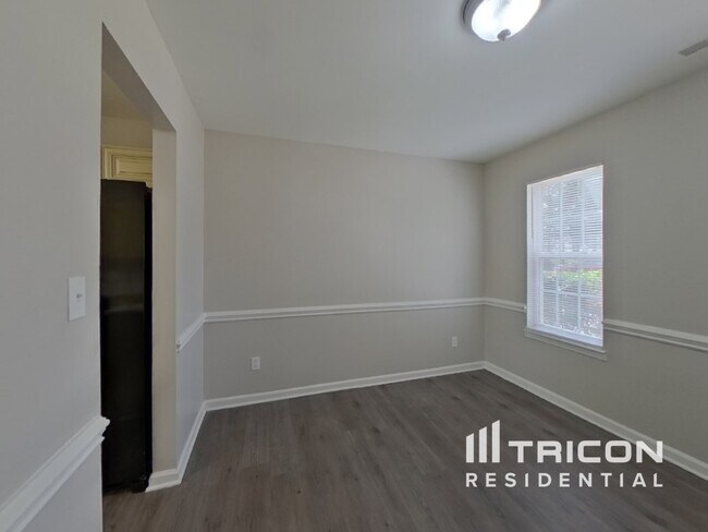 Building Photo - 9701 Pecota Ln