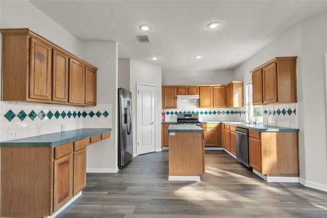 Building Photo - 3733 Eagles Nest St