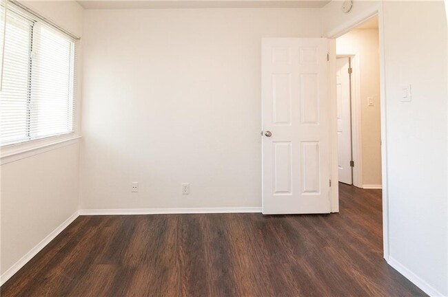 Building Photo - 10604 Lanshire Dr