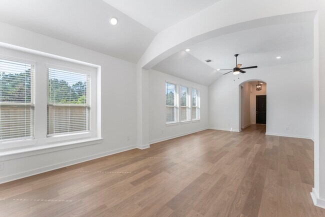 Building Photo - 26383 Golden Pass Lp