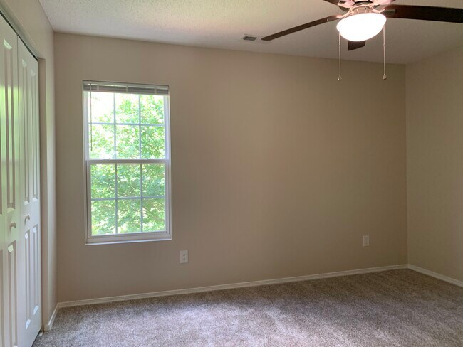 Building Photo - 2803 Thoreau Dr