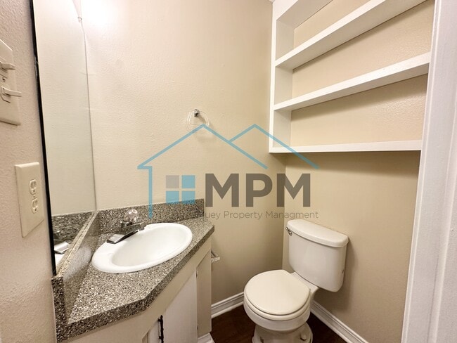 Building Photo - 1804 Woodhaven Dr