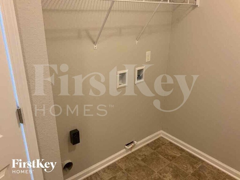 Building Photo - 12515 Teacup Way