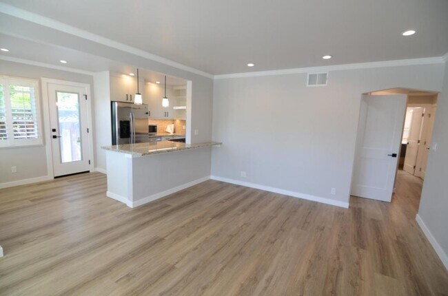 Building Photo - 126 22nd Ave