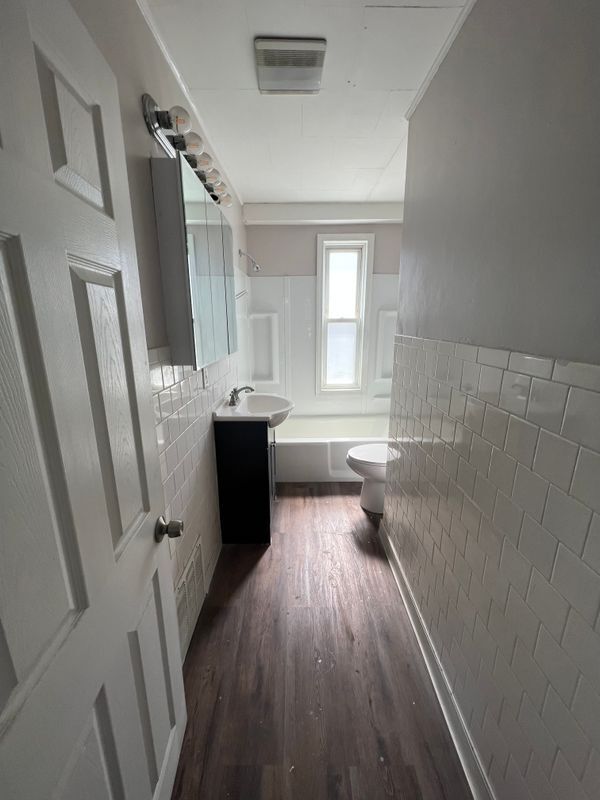 Building Photo - 3 Lussier St