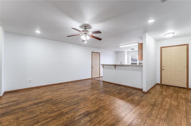 Building Photo - 203 Sage St