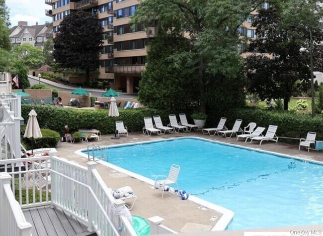 Building Photo - 21 Hillside Terrace