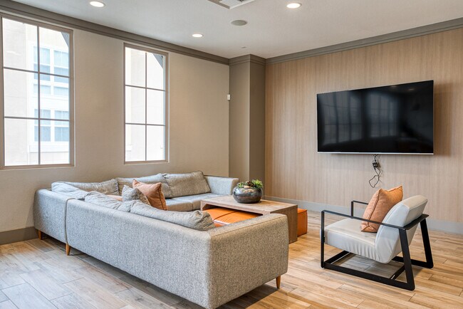 Building Photo - 1000 National Ave