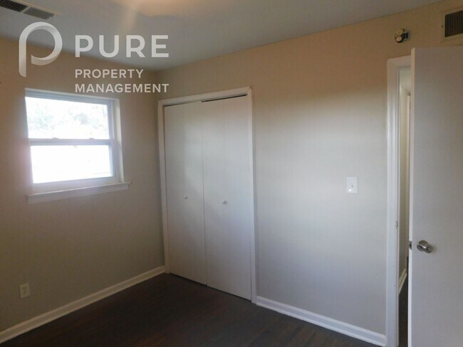 Building Photo - 2028 Progress St