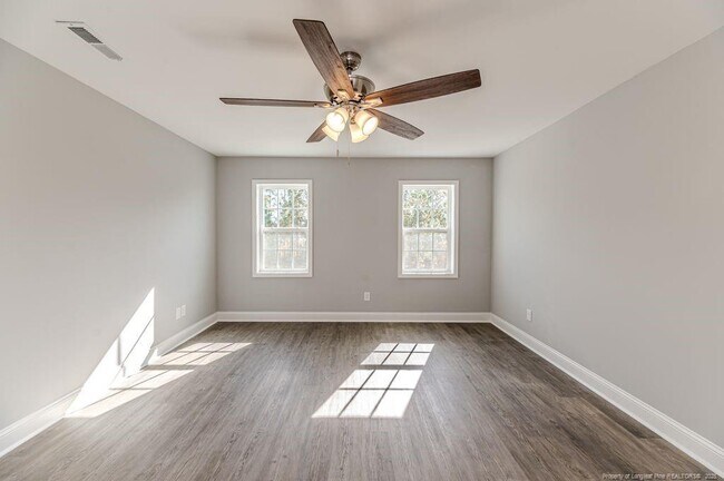 Building Photo - 533 Stadium Dr