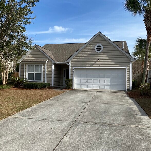 Building Photo - 2104 Baldwin Park Dr