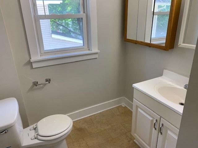 Building Photo - 544 Spicer St