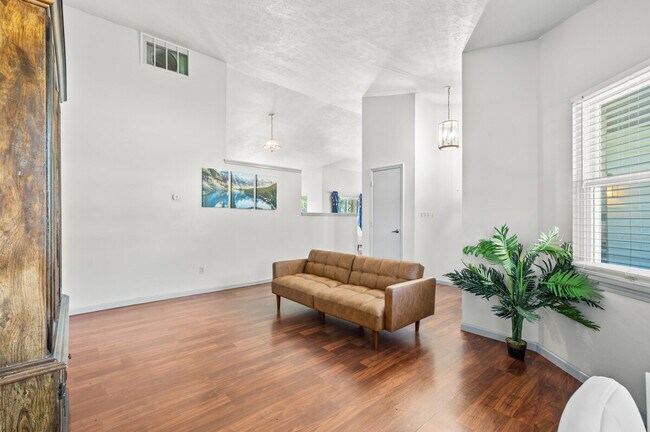 Building Photo - 8209 Parsley Ln