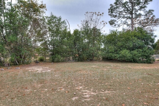 Building Photo - 3859 Fairington Dr