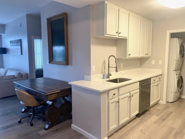 Building Photo - 36 Village Rd