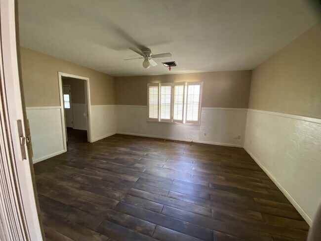 Building Photo - Spacious, remodeled 4 Bed, 2 Bath Home in ...