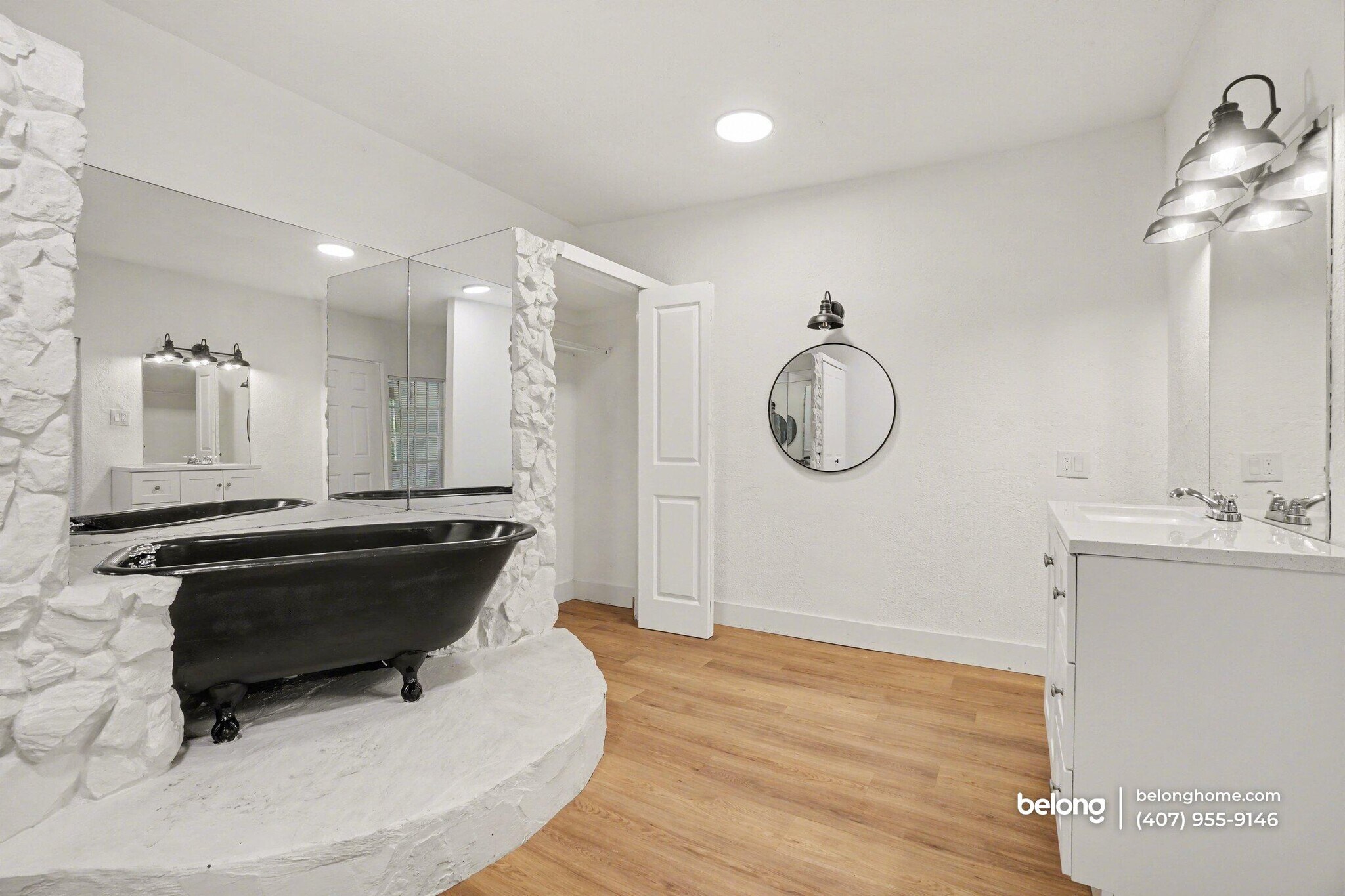 Building Photo - 1112 Myrtle Ln