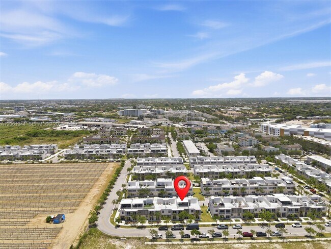 Building Photo - 25847 SW 145th Ave